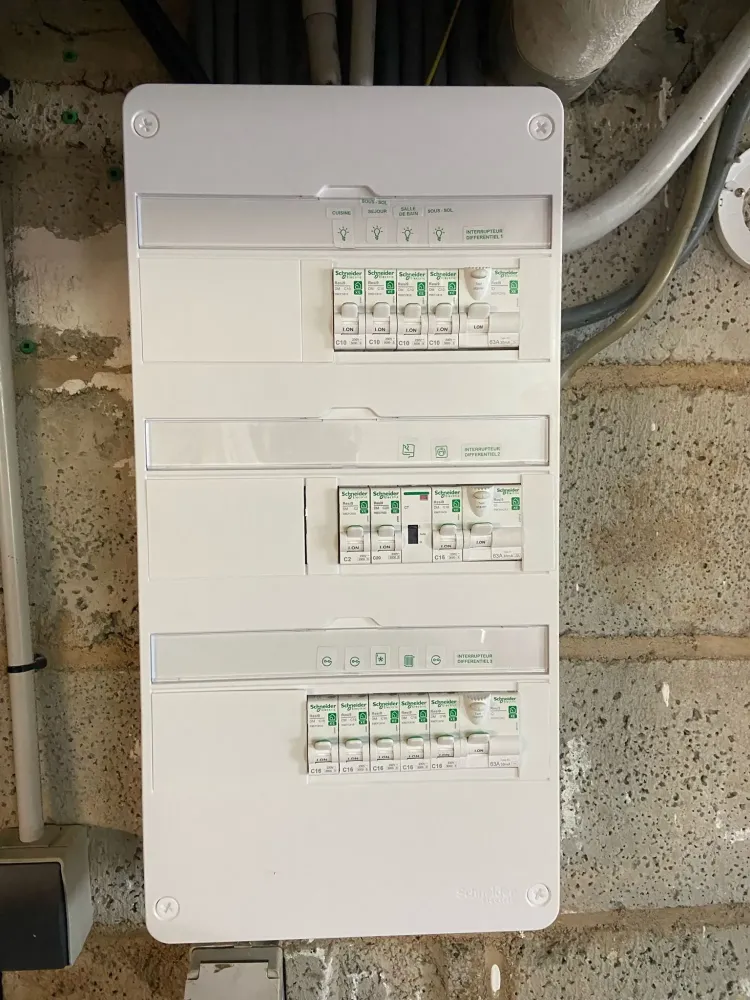 installation électrique à Cérences